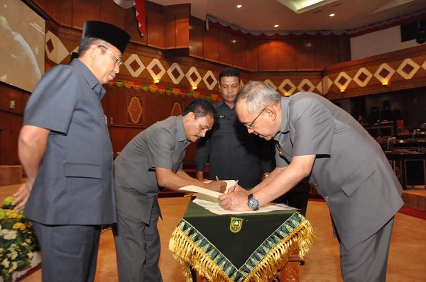 KUA-PPAS RAPBD Riau 2016 ditandatangani Rp11,2 Triliun